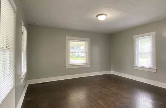 4 Bedroom Single Family Home in Goshen! Gallery 3