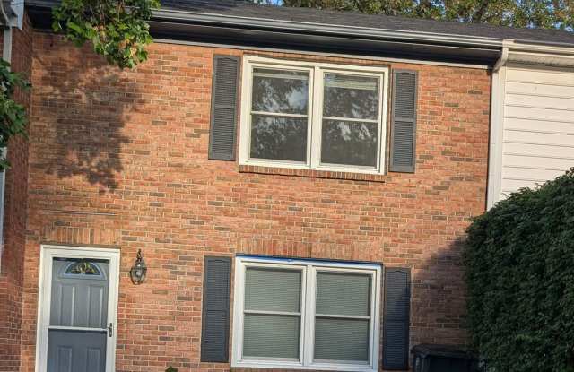 Spacious Townhome with Fully Fenced Private Back Yard! photos photos