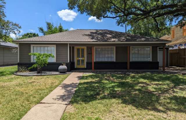 4803 Saxon St. - 4803 Saxon Street, Bellaire, TX 77401