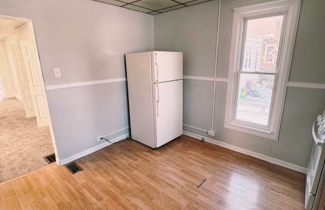 4 bed 1 bath Single Family Home Gallery 4