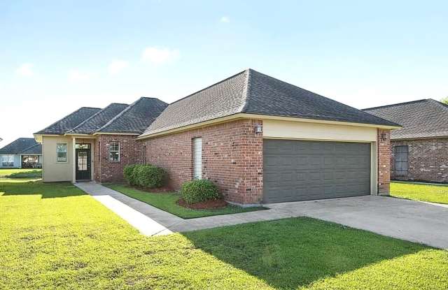 Lakefront Charm Near LSU – 3 Bed, 2 Bath with Custom Touches  Office Nook photos photos