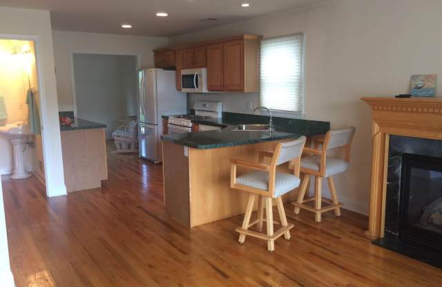 508 Lake Terrace Gallery 3