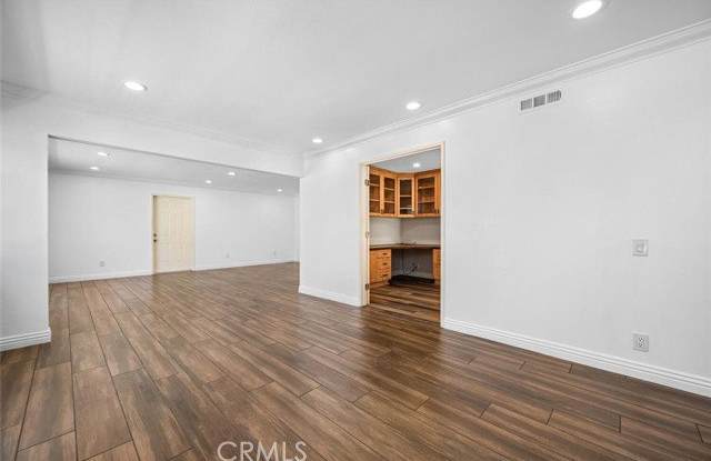 53 Willow Tree Lane Gallery 2