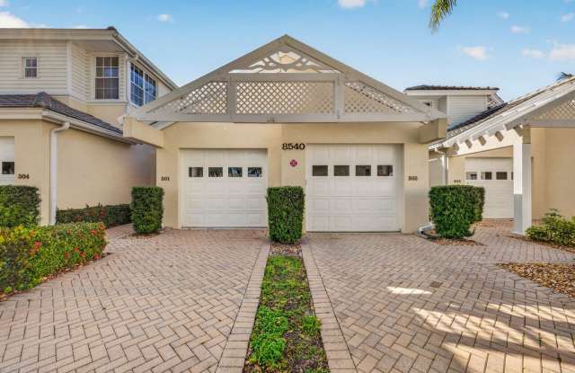 ** YOU WANT A STUNNING VIEW?   GATED COMMUNITY ** 2 BEDROOM PLUS A DEN\2 BATH LARGE COACH HOME AVAILABLE ** SEASONAL OR 6 MONTHS\1 DAY LEASE ** MYSTIC GREEENS AT LELY RESORT NAPLES FLORIDA ** STUNNING LAKE AND GOLF COURSE VIEWS ** Gallery 3