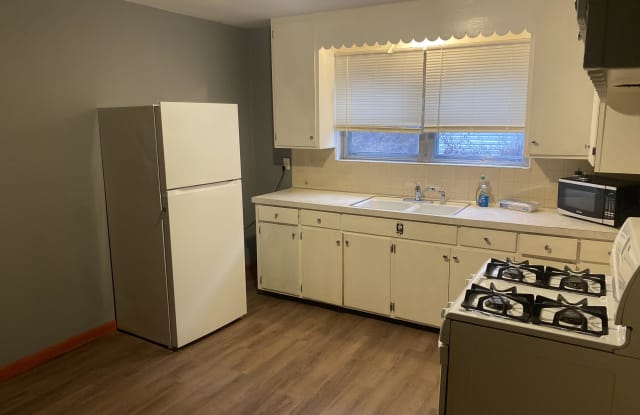 1128 East High Street - A - 1128 East High Street, Jefferson City, MO 65101