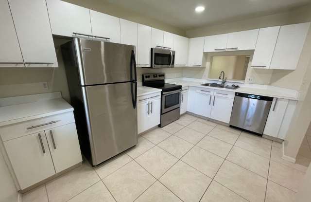 ANNUAL RENTAL - VILLAGES AT EMERALD LAKES-2 BED/2 BATH photos photos
