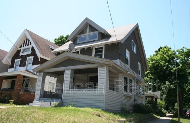 101 Fuller Ave SE - 101 Fuller Avenue Northeast, Grand Rapids, MI 49503