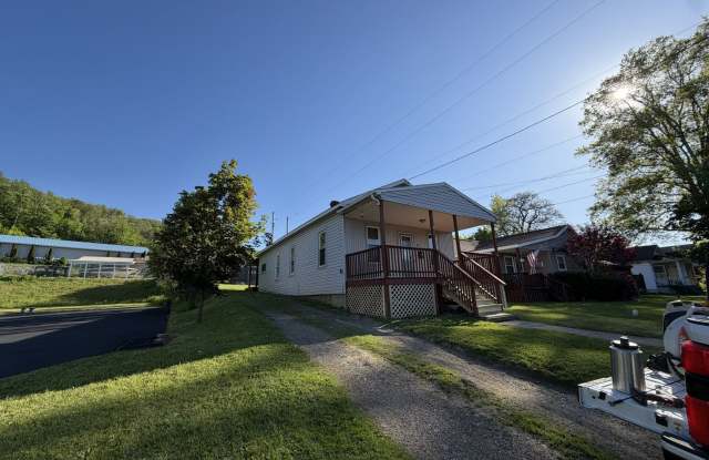 Three Bedroom Affordable Home for Rent in Bradford PA! photos photos