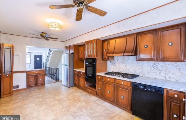 2621 S 9TH STREET - 2621 South 9th Street, Philadelphia, PA 19148