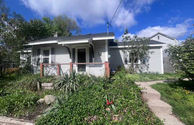 Adorable 2 bedroom with a bonus room! - 2317 Coit Avenue Northeast, Grand Rapids, MI 49505