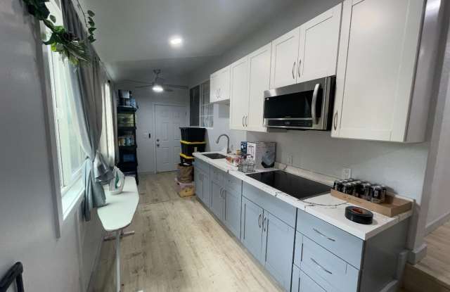 Newly Remodeled 1 Bedroom/1 Bathroom photos photos