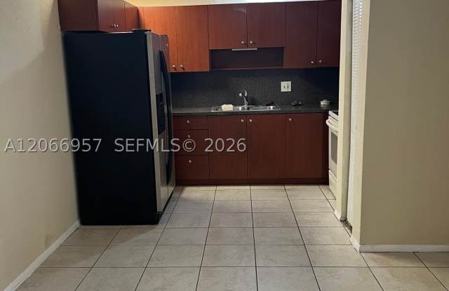 7721 SW 10th Ct Gallery 2