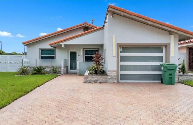 15851 SW 108th Ave photos photos