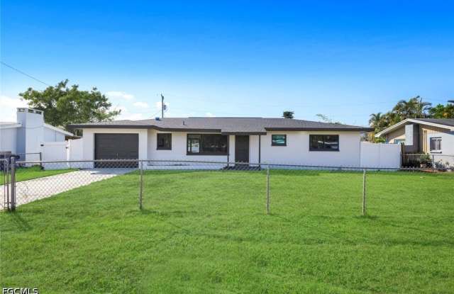 1389 Pine Avenue photos photos