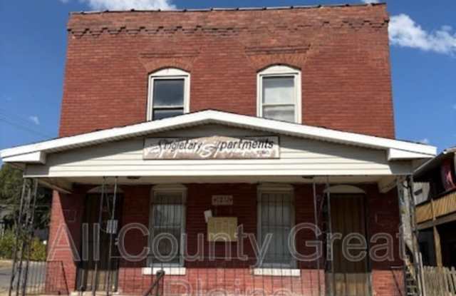 1060 Washington Blvd - 1060 Washington Boulevard, Kansas City, KS 66102