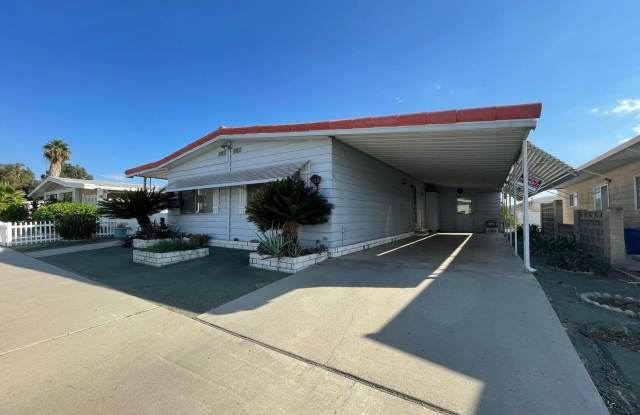 Spacious Two Bedroom Home in Senior Community - 775 Portola Drive, Hemet, CA 92543