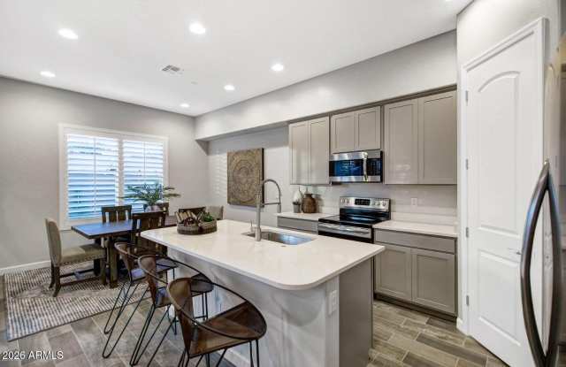 1825 N 43RD Terrace Gallery 3