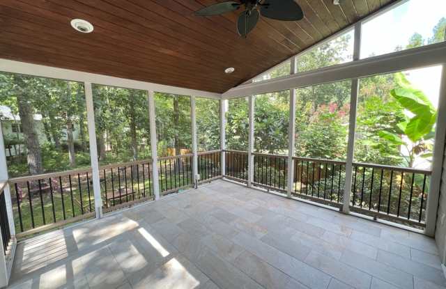 Executive 4 Bedroom Home in Established Cary Neighborhood! Gallery 4