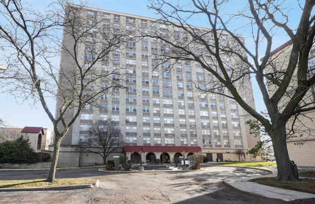 4300 W Ford City Drive - 4300 West Ford City Drive, Chicago, IL 60652