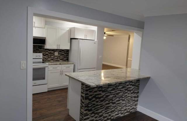 785 Balfrey Drive S photos photos