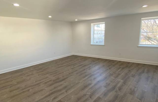 1125 OLD YORK ROAD Gallery 2