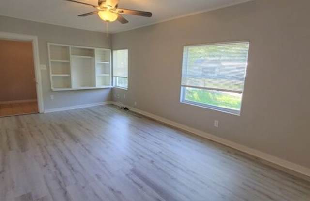 6953 Hunnicutt Lane Gallery 3