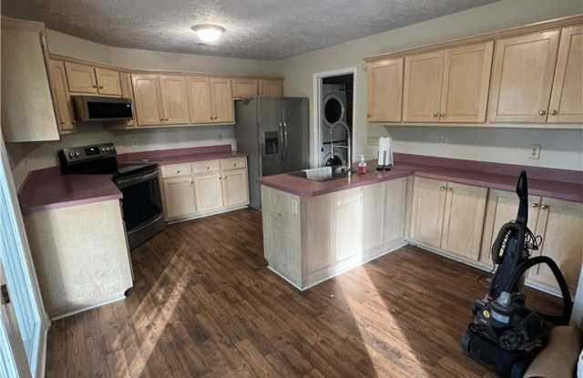100-B TWIN ACRES Drive Gallery 4