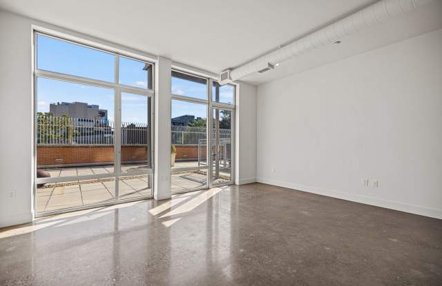 U St Loft Condo | 1 Bed | 1 Bath | 650 Sf | Large Patio Gallery 4