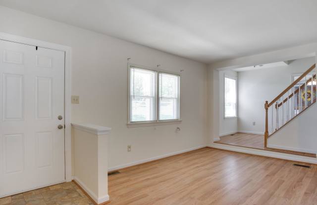 7338 GLEN ALBIN ROAD Gallery 4