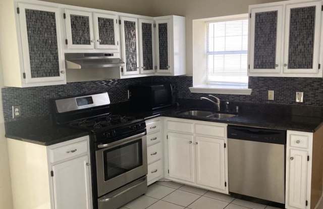 5208 Oaktree Court Gallery 3