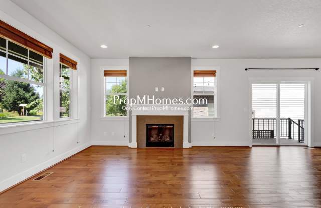 Three Level Home in Villebois - 4 Bedrooms! photos photos