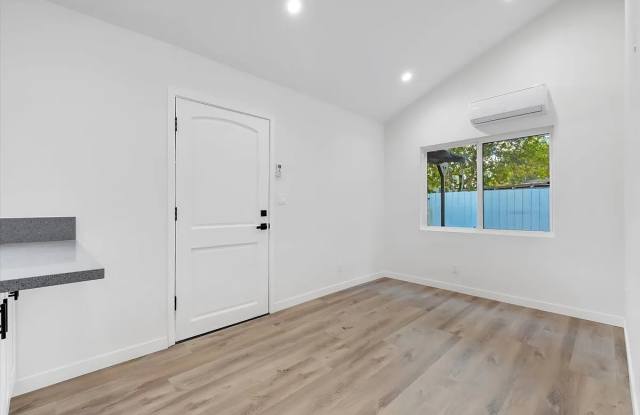 7421 Amigo Ave - 7421 Amigo Avenue, Los Angeles, CA 91335