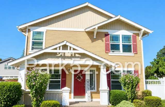 5 Bedroom Single Family Home in DuPont with Large Fenced Backyard photos photos