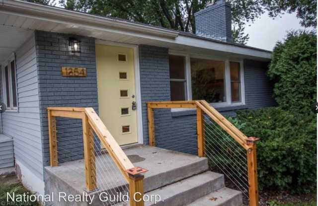 1354 Judith Avenue - 1354 Judith Avenue West, Roseville, MN 55113