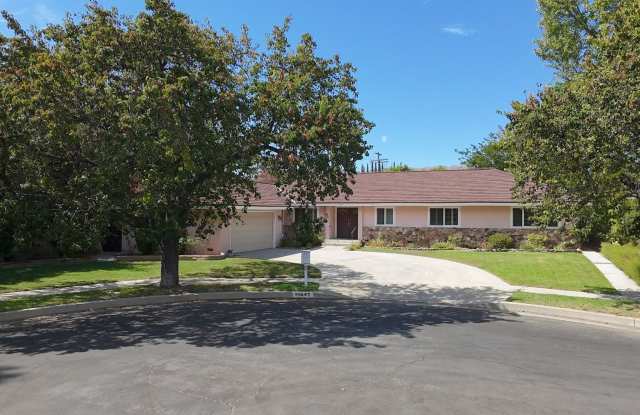 For Lease! Spacious 4 Bedroom, 2 1/2 Bathroom, Northridge Home! Ready for Move-In! photos photos