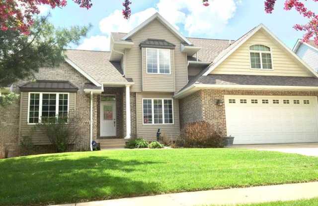 705 Hearthside Dr - 705 Hearthside Drive, Cedar Falls, IA 50613