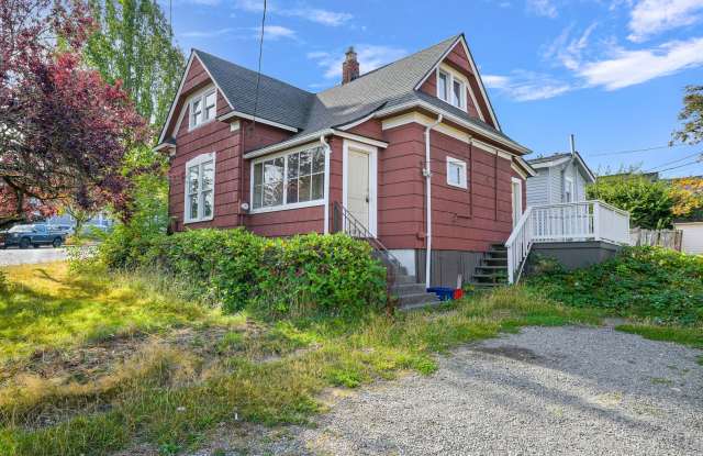 Limited-Time Offer: $25 Application Fee, Apply Today! 5-bedroom, 2 bath home available in York neighborhood! Gallery 1