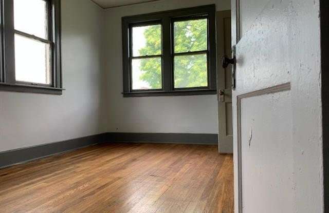 2286 W Philadelphia Street Gallery 3
