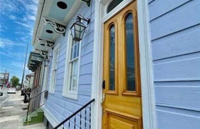 1017 PORT Street - 1017 Port Street, New Orleans, LA 70117
