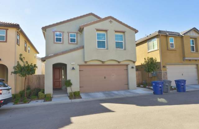 Beautiful 3 bed / 2.5 bath near Clovis East photos photos