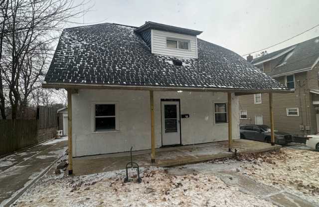 254 Bowmanville Street - 254 Bowmanville Street, Akron, OH 44305