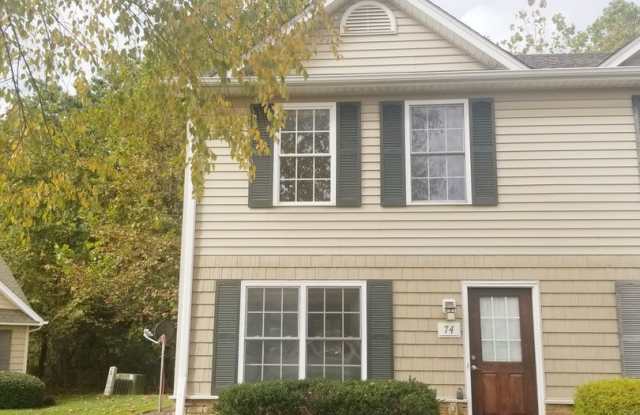 Nice Two Bedroom Townhouse Close to Liberty University! photos photos