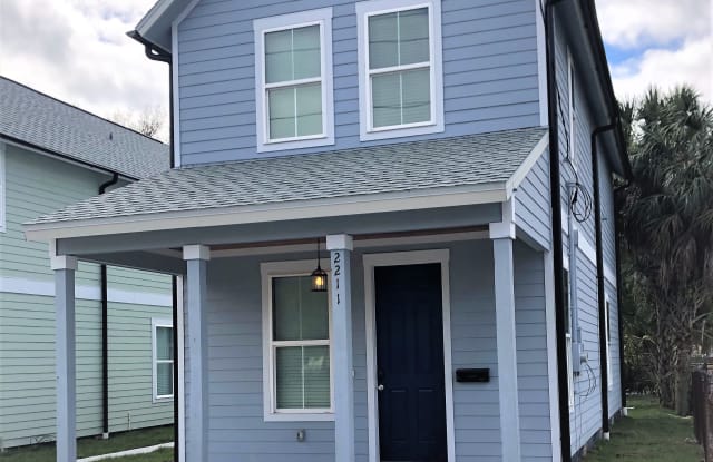 2211 E 11th Ave - 2211 East 11th Avenue, Tampa, FL 33605
