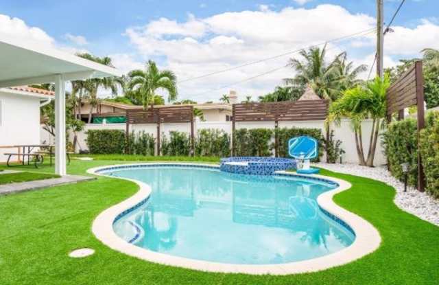 1040 North Royal Poinciana Boulevard photos photos