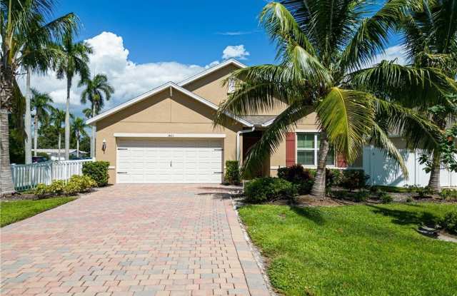 1401 Fountain Avenue - 1401 Fountain Avenue, Whiskey Creek, FL 33919