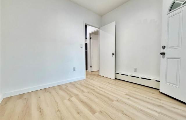 1561 E 32nd Street Gallery 4