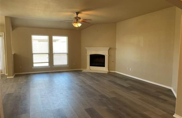 1117 Lake Grove Drive Gallery 4