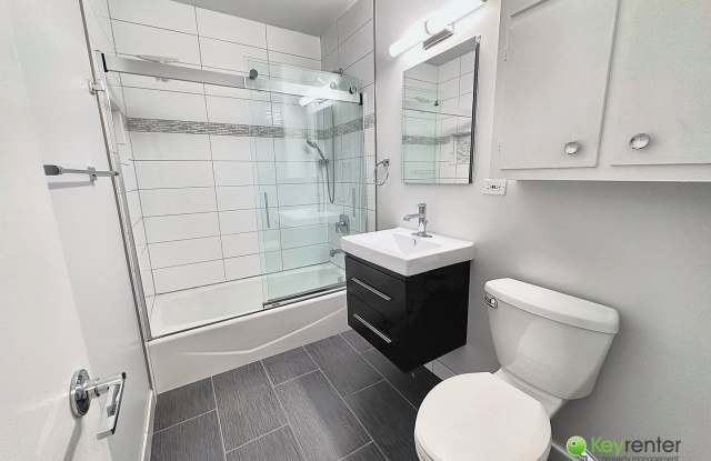 Beautiful 2 BR / 1.5 BA Single-Family Home – Pet Friendly & Move-In Ready! Gallery 3