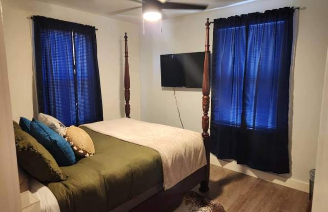 407 S Mount Shasta Blvd Apt 1 Gallery 4