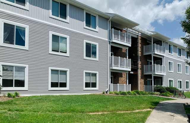 4 Bedroom 2 Bath Condo - 1207 University Terrace, Blacksburg, VA 24060